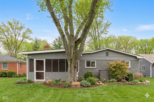 140 N 9th Street, Zionsville, IN 46077