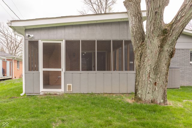 140 N 9th Street, Zionsville, IN 46077