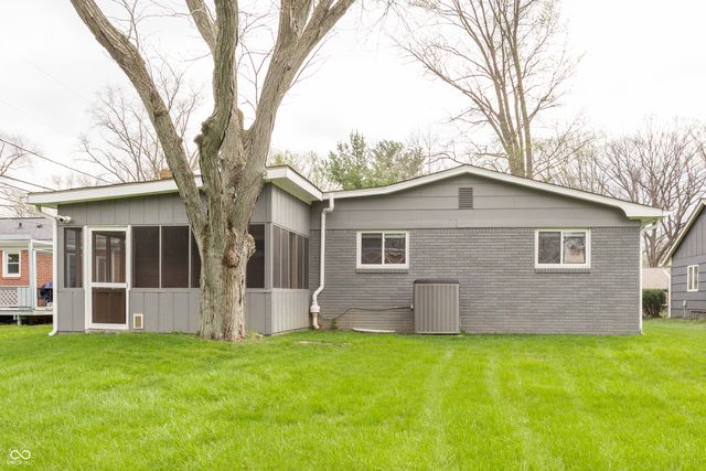 140 N 9th Street, Zionsville, IN 46077