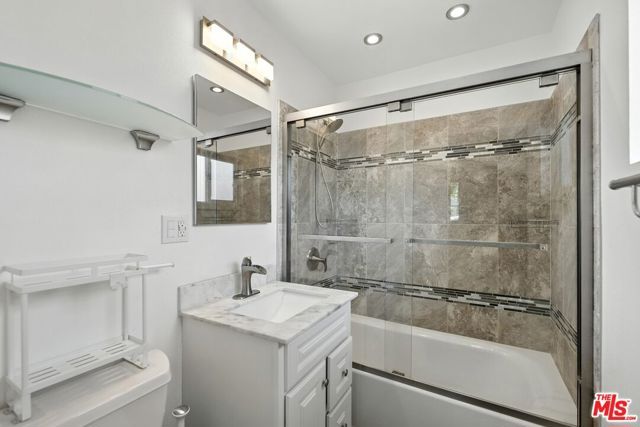 5019 Serrania Avenue, Woodland Hills (los Angeles), CA 91364