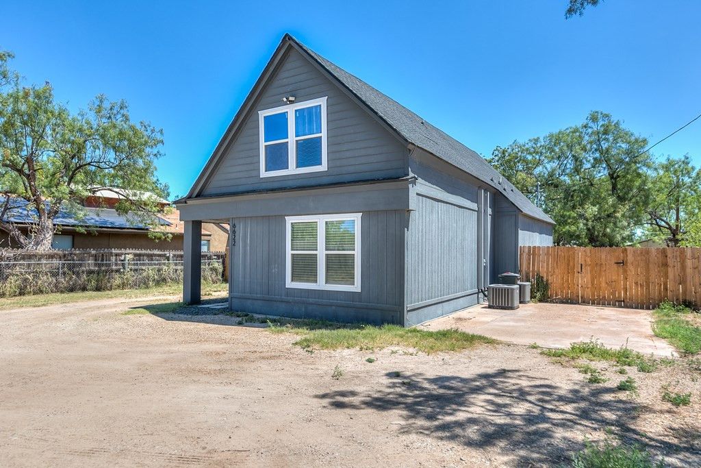 Image 8 of property listing at 6622 Knickerbocker Road, San Angelo, TX 76904