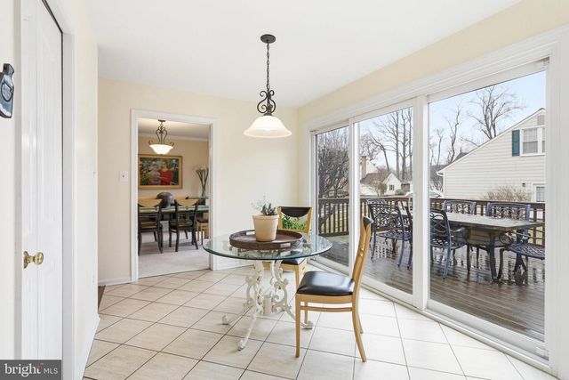 9606 WOODEDGE DR, Burke, VA 22015