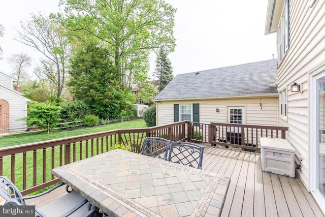 9606 WOODEDGE DR, Burke, VA 22015