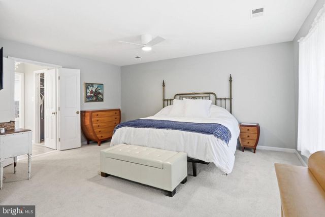 9606 WOODEDGE DR, Burke, VA 22015