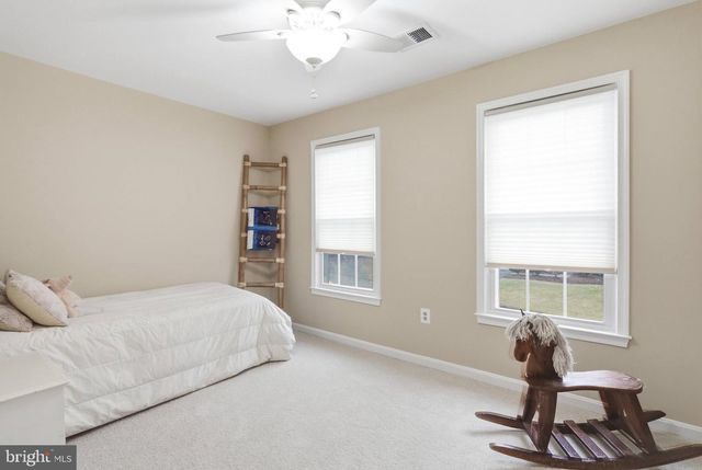 9606 WOODEDGE DR, Burke, VA 22015