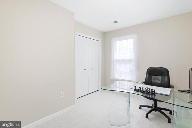 9606 WOODEDGE DR, Burke, VA 22015