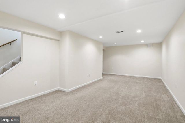 9606 WOODEDGE DR, Burke, VA 22015