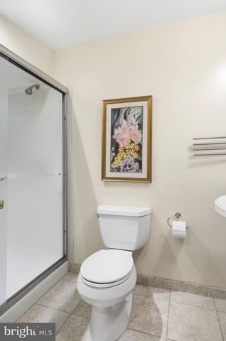 9606 WOODEDGE DR, Burke, VA 22015