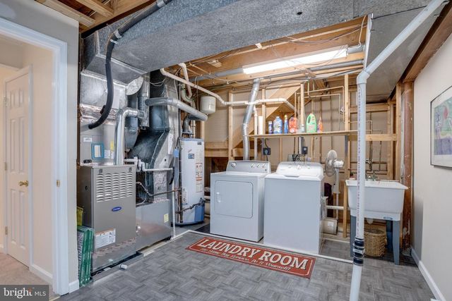 9606 WOODEDGE DR, Burke, VA 22015