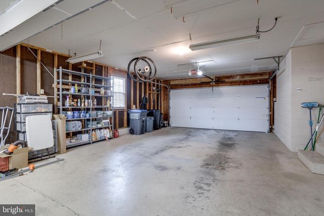 9606 WOODEDGE DR, Burke, VA 22015