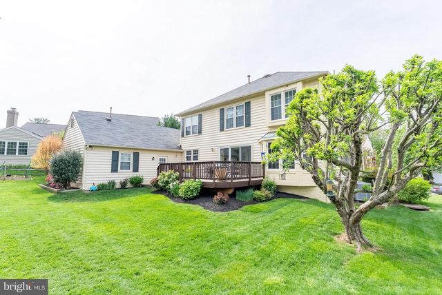 9606 WOODEDGE DR, Burke, VA 22015