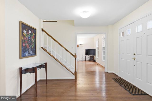 9606 WOODEDGE DR, Burke, VA 22015