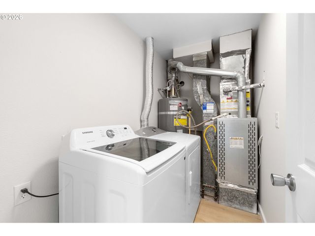 12815 Se STARK St, Portland, OR 97233