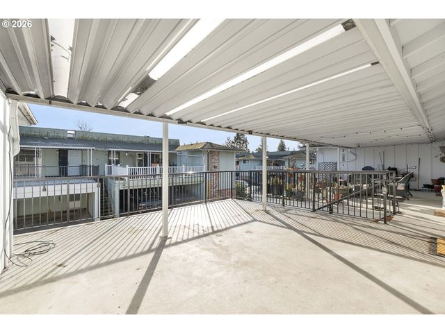 12815 Se STARK St, Portland, OR 97233