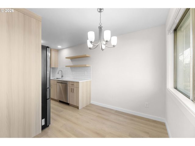 12815 Se STARK St, Portland, OR 97233