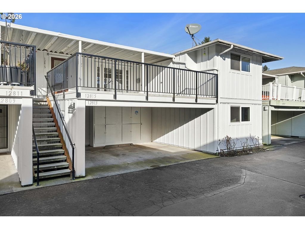 12815 Se STARK St, Portland, OR 97233