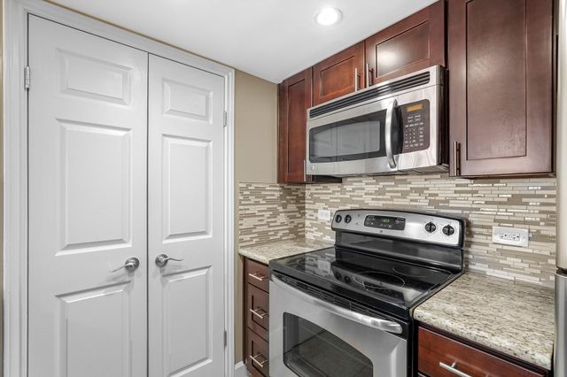 3525 Sage Road 801, Houston, TX 77056