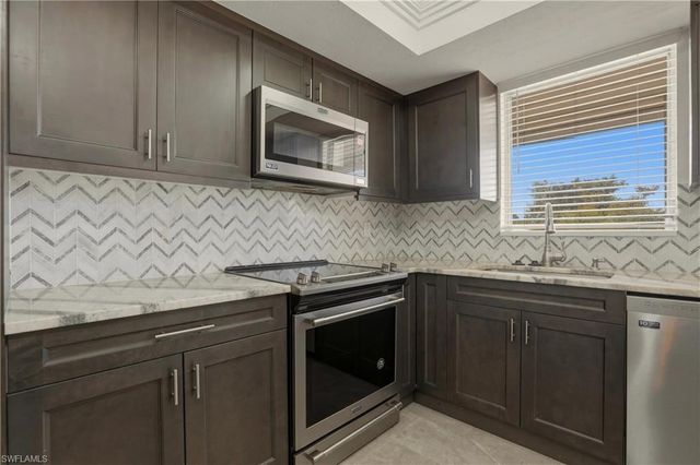 403 SE 43rd TER 9, Cape Coral, FL 33904