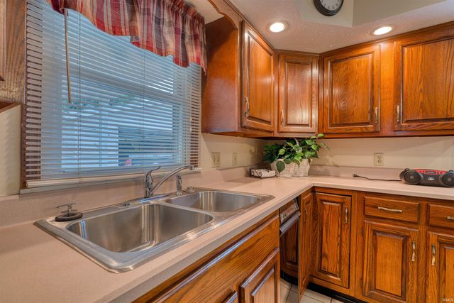 1605 S Shelby Avenue, Evansville, IN 47714