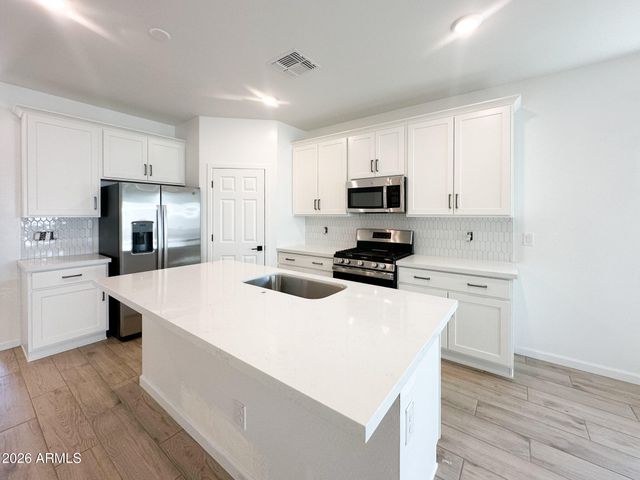 47638 W KENNER Drive, Maricopa, AZ 85139