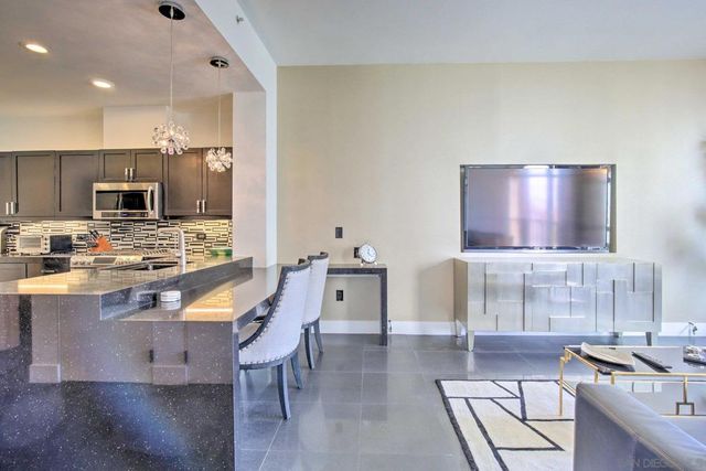 530 K Street 1117, San Diego, CA 92101