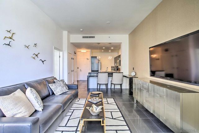 530 K Street 1117, San Diego, CA 92101