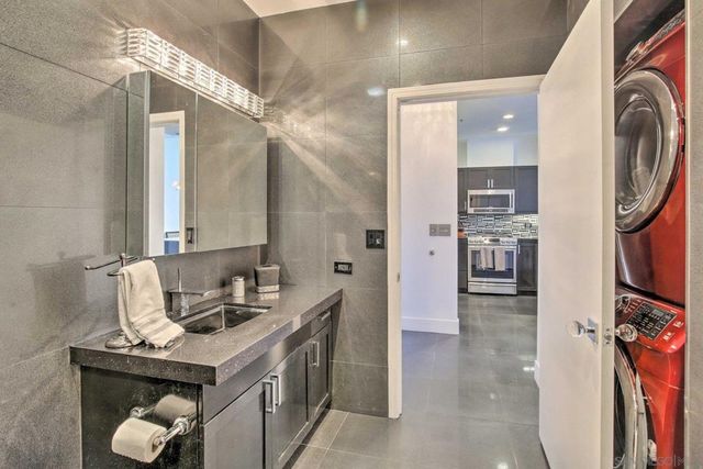 530 K Street 1117, San Diego, CA 92101