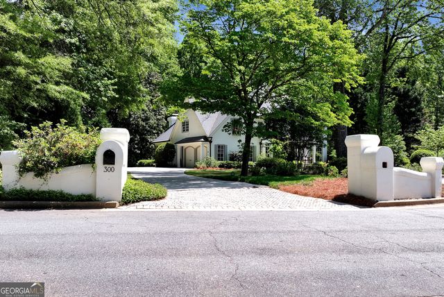 300 Chesterton Circle, Duluth, GA 30097
