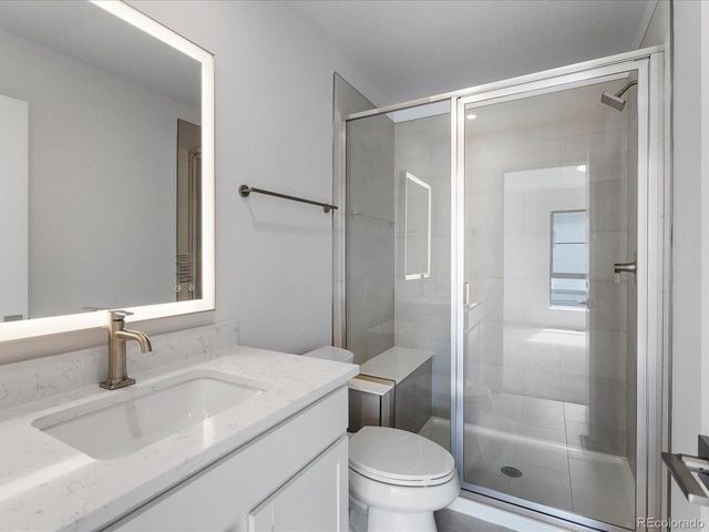 2060 S Holly St 3, Denver, CO 80222