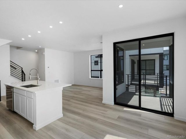 2060 S Holly St 3, Denver, CO 80222