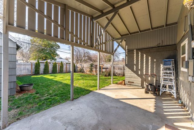 624 S Ivy Street, Medford, OR 97501