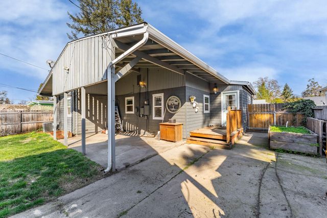 624 S Ivy Street, Medford, OR 97501