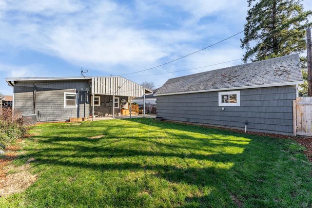 624 S Ivy Street, Medford, OR 97501