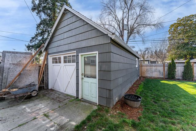 624 S Ivy Street, Medford, OR 97501