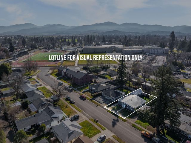 624 S Ivy Street, Medford, OR 97501