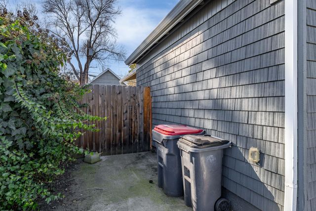 624 S Ivy Street, Medford, OR 97501