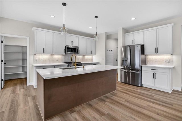 5613 Glorious Drive, Madison, WI 53718