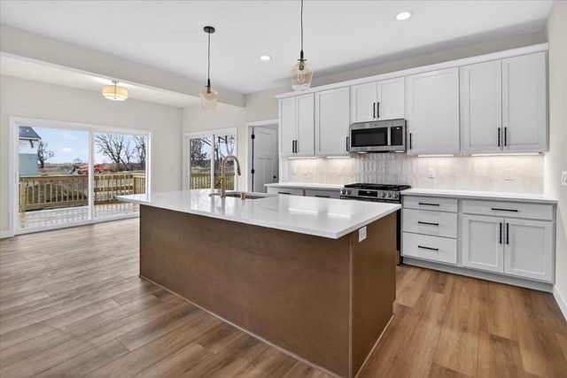 5613 Glorious Drive, Madison, WI 53718