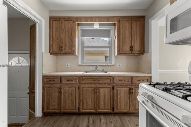 3434 VASSAR Street, Dearborn, MI 48124