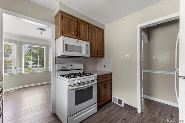 3434 VASSAR Street, Dearborn, MI 48124
