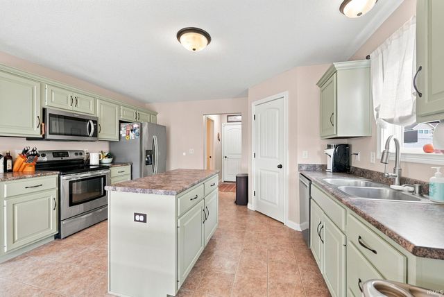 8211 Queenboro Court, Fort Wayne, IN 46835