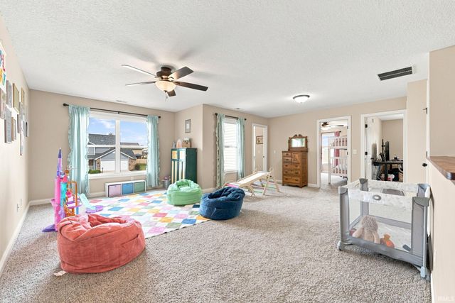 8211 Queenboro Court, Fort Wayne, IN 46835