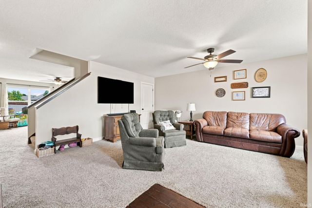 8211 Queenboro Court, Fort Wayne, IN 46835