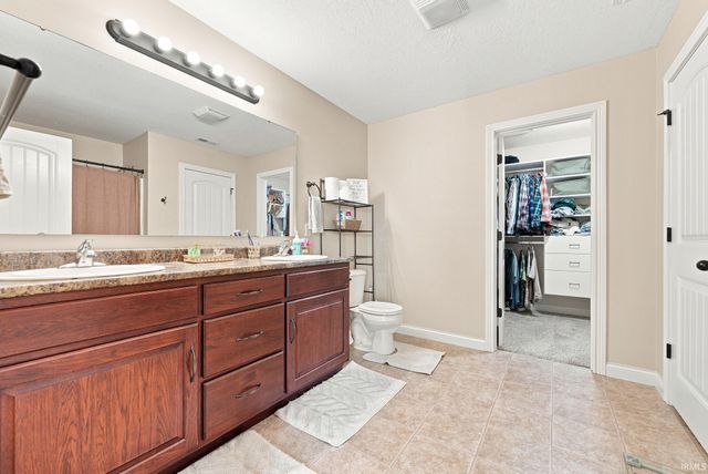 8211 Queenboro Court, Fort Wayne, IN 46835