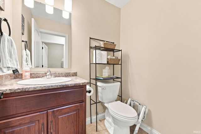 8211 Queenboro Court, Fort Wayne, IN 46835