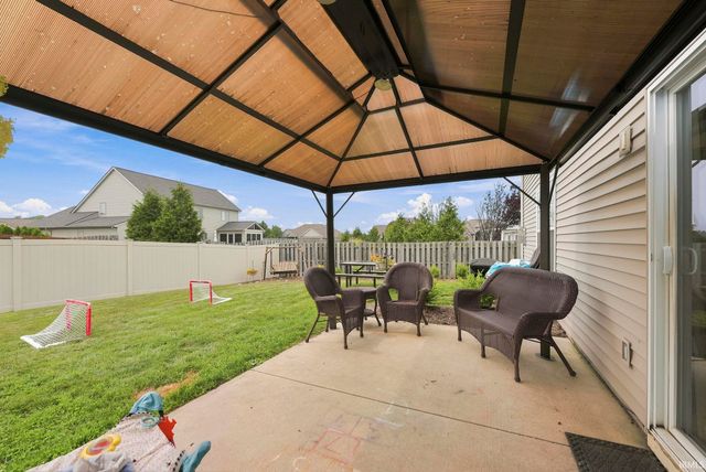 8211 Queenboro Court, Fort Wayne, IN 46835