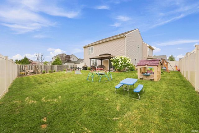 8211 Queenboro Court, Fort Wayne, IN 46835