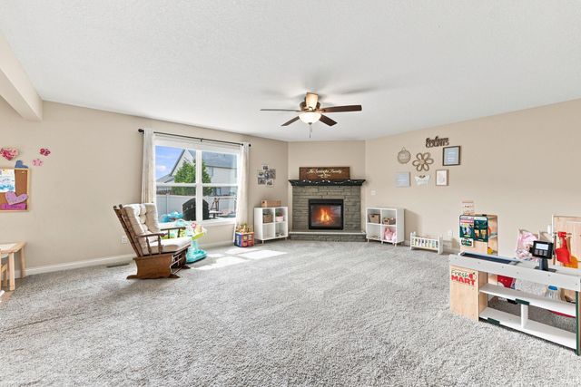 8211 Queenboro Court, Fort Wayne, IN 46835