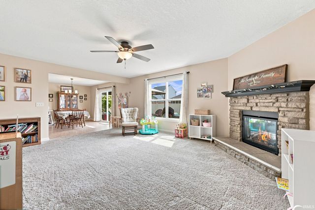 8211 Queenboro Court, Fort Wayne, IN 46835