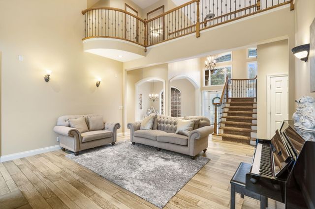 2421 Candlebark Lane, Lebanon, MO 65536